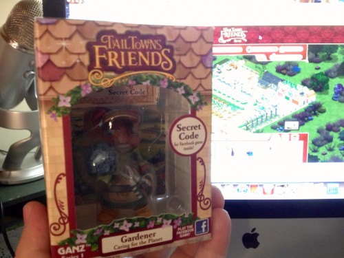 The Tail Towns Friends Figurine box