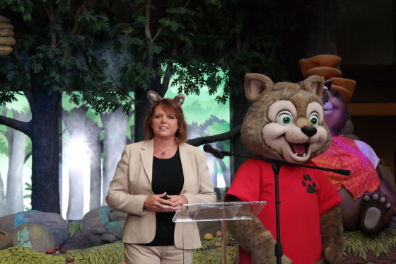 Kim Schaefer, CEO, Great Wolf Resorts and Wiley Wolf at the Great Wolf Lodge Grand Opening