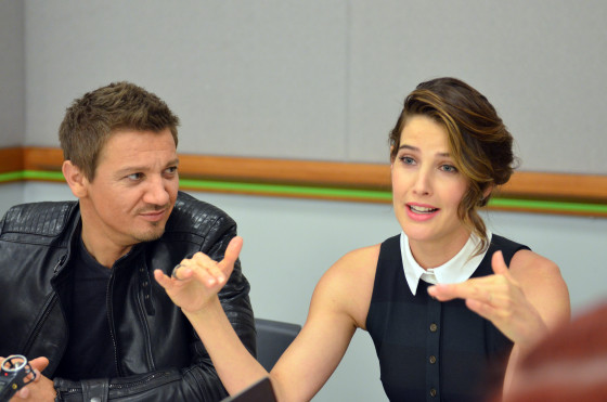 Jeremy Renner and Cobie Smulders - Photo Credit Jana Seitzer / MerlotMommy.com