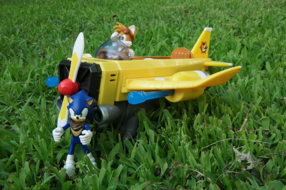Tails' Plane and Sonic