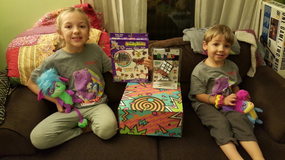 The Kids loving the 80s themed box from Netflix