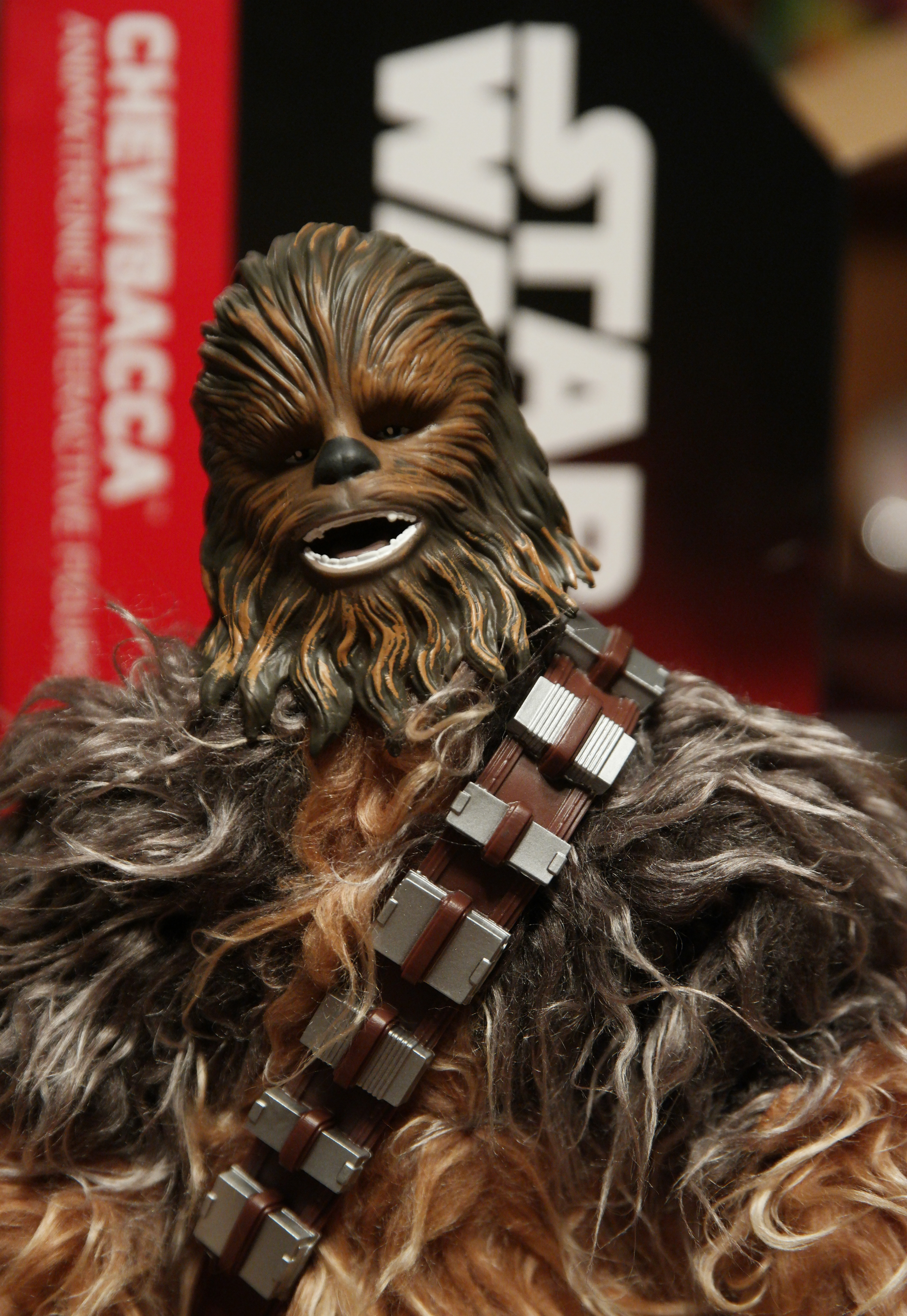 Review: Star Wars™-Chewbacca™ Animatronic Interactive Figure