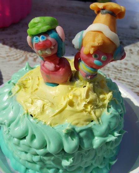 Trolls Cake